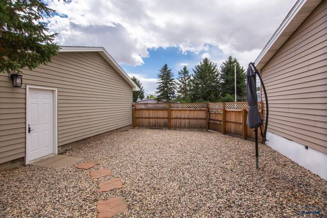 4904 GLEN, Rapid City, SD 57703