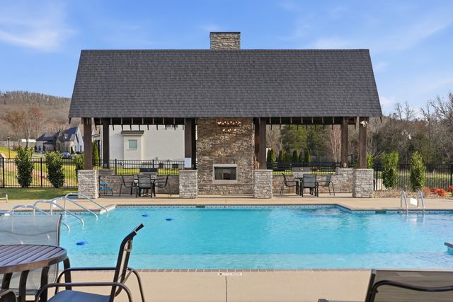 628 Dunmeyer Ct, Nolensville, TN 37135