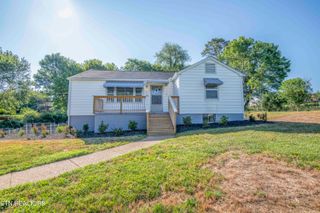 1106 Bradshaw Garden Rd, Knoxville, TN 37912