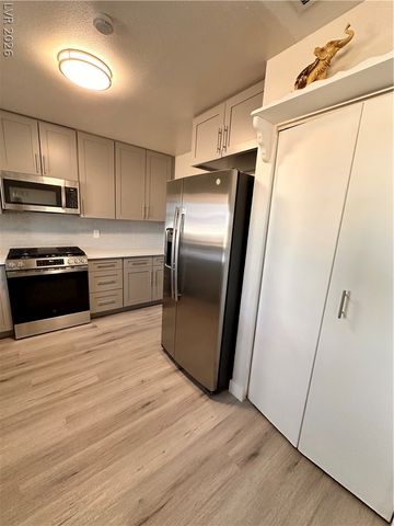 801 Sanford Court, Las Vegas, NV 89107