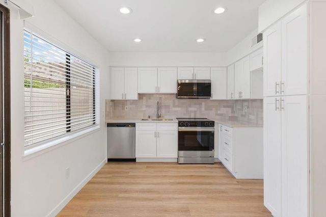 6117 Arroyo Road 4, Palm Springs, CA 92264