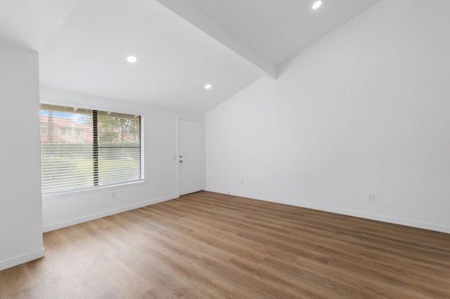 6117 Arroyo Road 4, Palm Springs, CA 92264