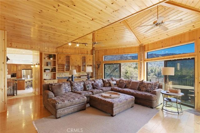43686 Colusa Drive, Big Bear Lake, CA 92315