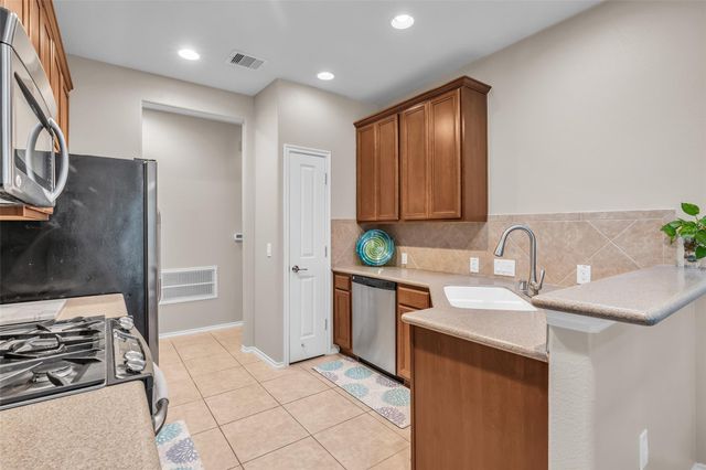 13600 Breton Ridge Street 24F, Houston, TX 77070