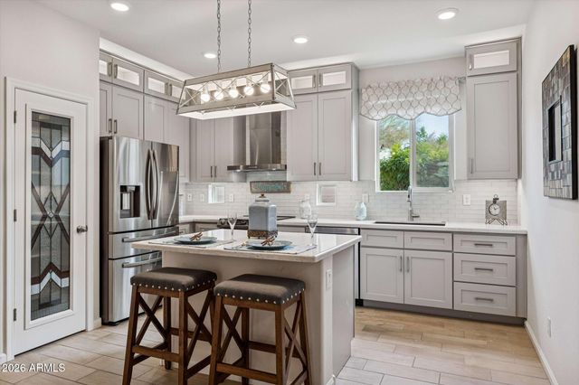 1711 W SATINWOOD Drive, Phoenix, AZ 85045