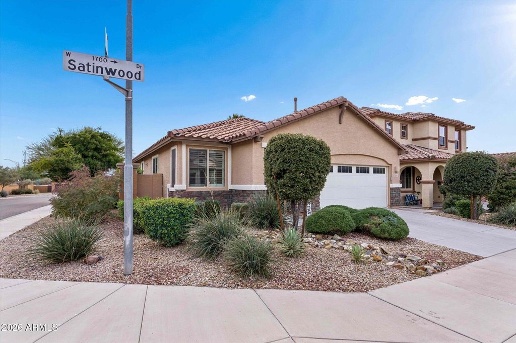 1711 W SATINWOOD Drive, Phoenix, AZ 85045