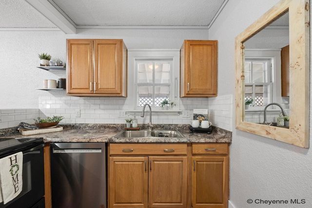 906 TALBOT CT, Cheyenne, WY 82001