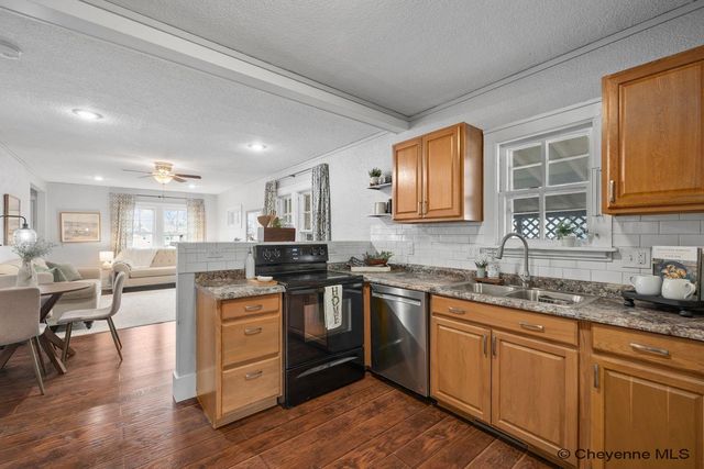 906 TALBOT CT, Cheyenne, WY 82001