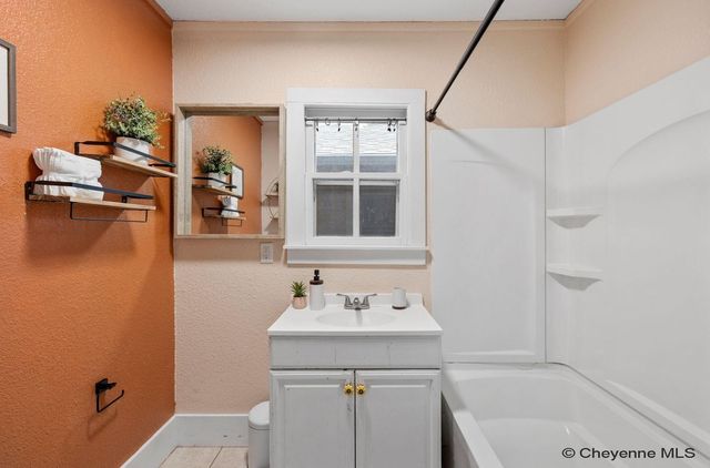 906 TALBOT CT, Cheyenne, WY 82001