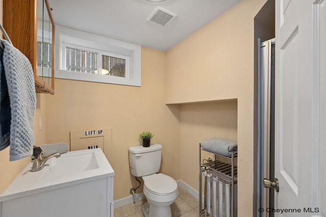 906 TALBOT CT, Cheyenne, WY 82001