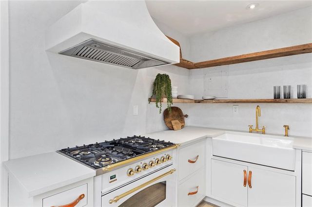 716 Stokeswood SE Avenue 2B, Atlanta, GA 30313