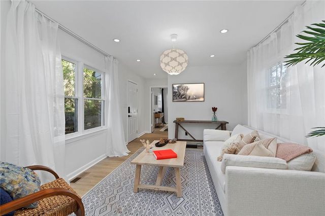 716 Stokeswood SE Avenue 2B, Atlanta, GA 30313