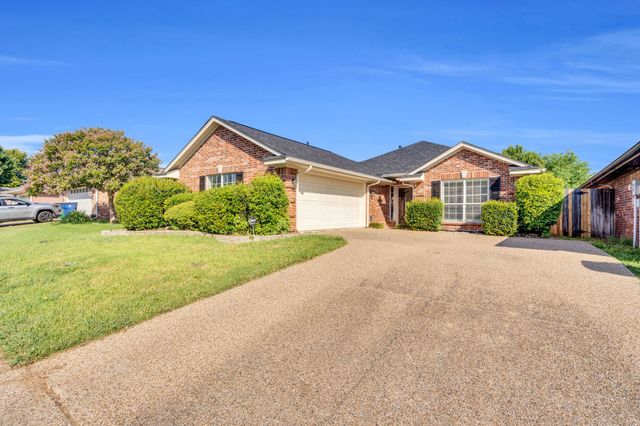 709 Azalea Trail, Waxahachie, TX 75165