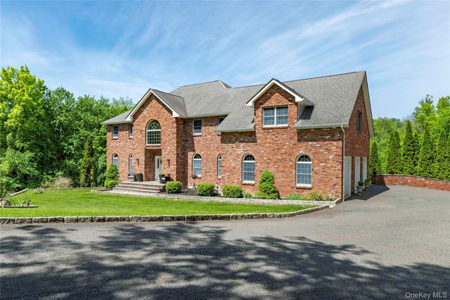 82 Anton Drive, Carmel, NY 10512
