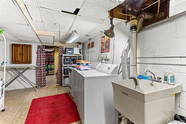 17980 Homer Street, Roseville, MI 48066