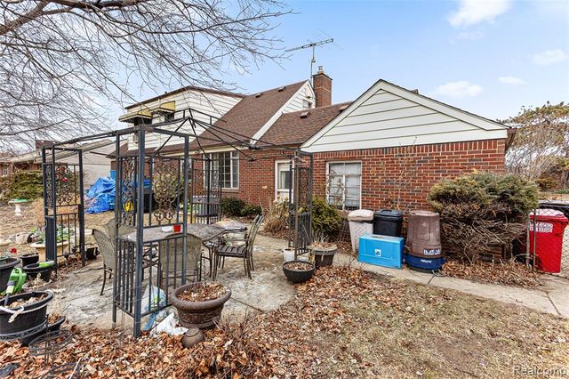 17980 Homer Street, Roseville, MI 48066