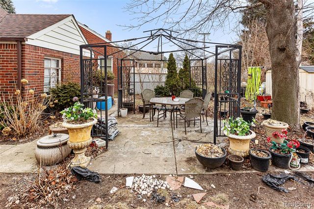 17980 Homer Street, Roseville, MI 48066