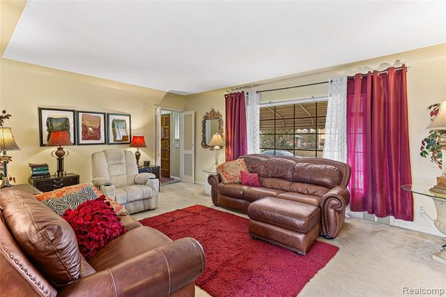 17980 Homer Street, Roseville, MI 48066