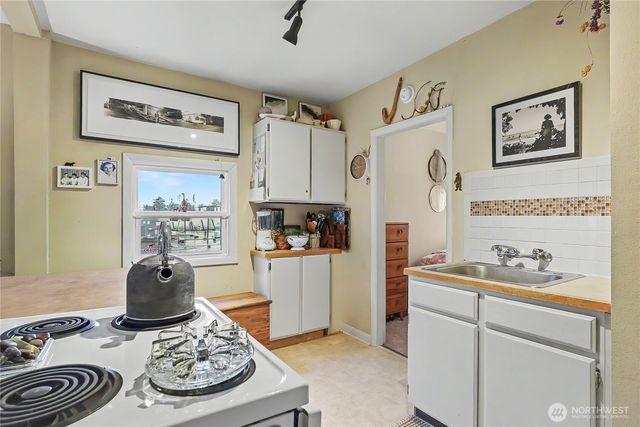 612 N Oakes Street, Tacoma, WA 98406