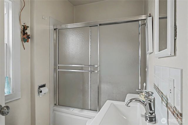 612 N Oakes Street, Tacoma, WA 98406