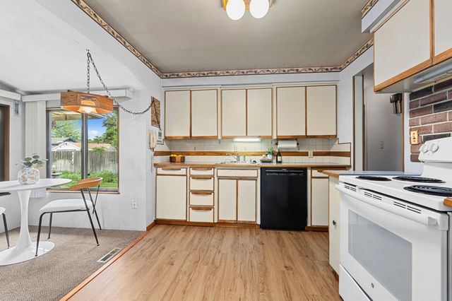 3728 W Rockwell Ave, Spokane, WA 99205
