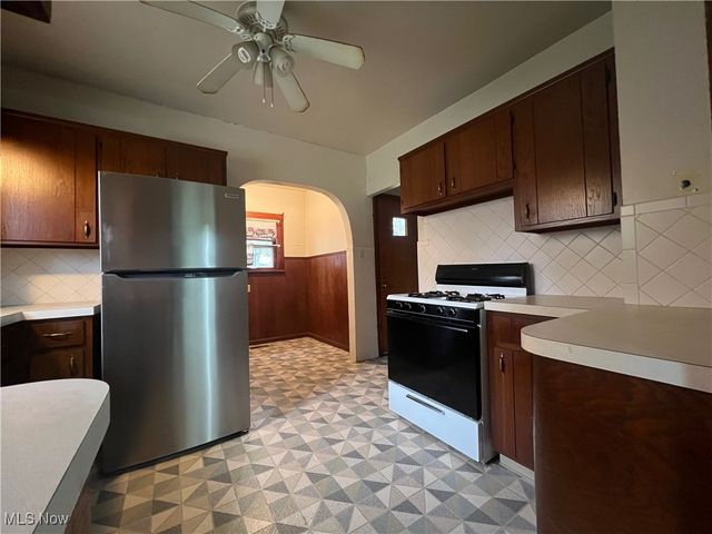 1855 W 17th Street SW, Akron, OH 44314