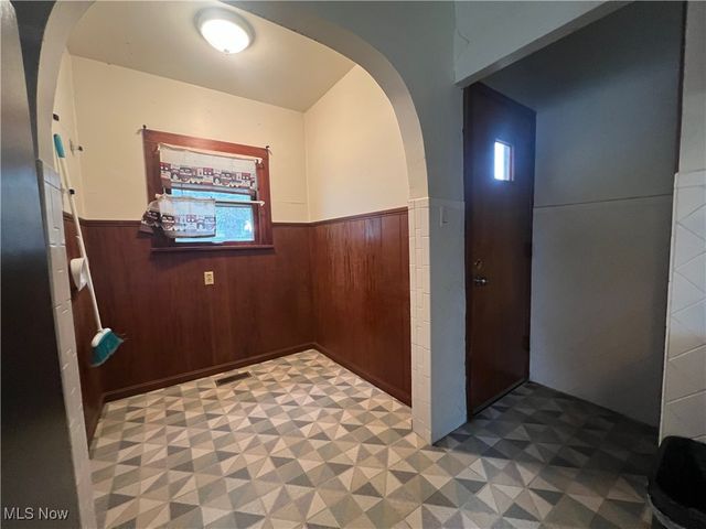 1855 W 17th Street SW, Akron, OH 44314