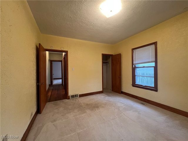 1855 W 17th Street SW, Akron, OH 44314