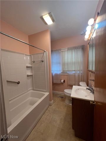 1855 W 17th Street SW, Akron, OH 44314