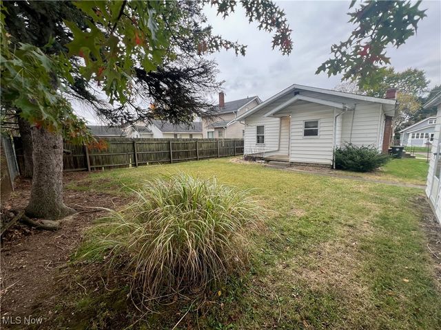 1855 W 17th Street SW, Akron, OH 44314