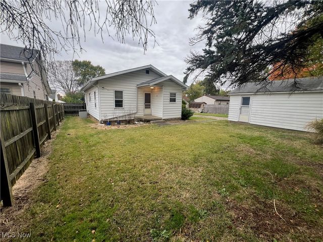 1855 W 17th Street SW, Akron, OH 44314