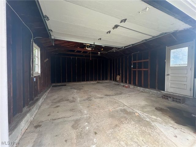 1855 W 17th Street SW, Akron, OH 44314