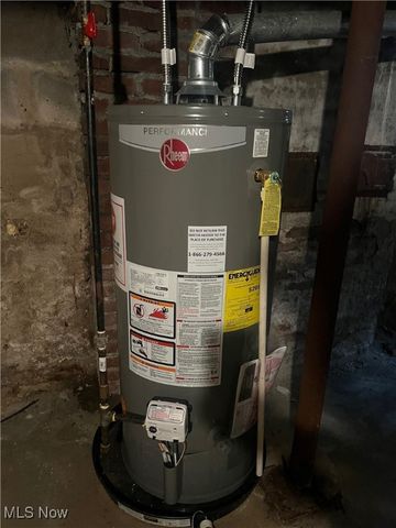 1855 W 17th Street SW, Akron, OH 44314