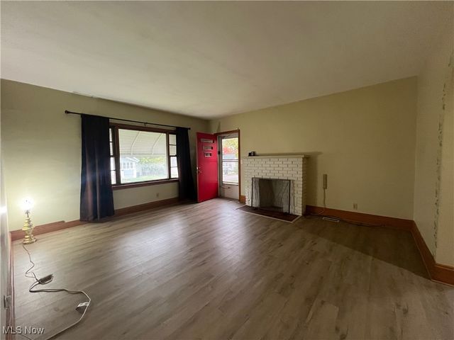 1855 W 17th Street SW, Akron, OH 44314