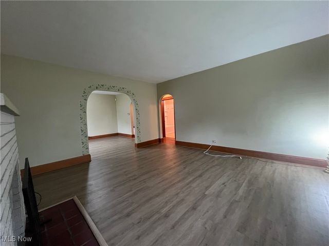 1855 W 17th Street SW, Akron, OH 44314