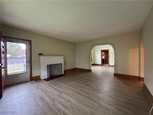 1855 W 17th Street SW, Akron, OH 44314