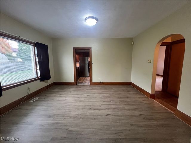 1855 W 17th Street SW, Akron, OH 44314