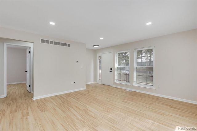 40526 Newport Drive, Plymouth, MI 48170