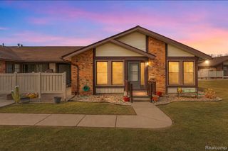 40526 Newport Drive, Plymouth, MI 48170