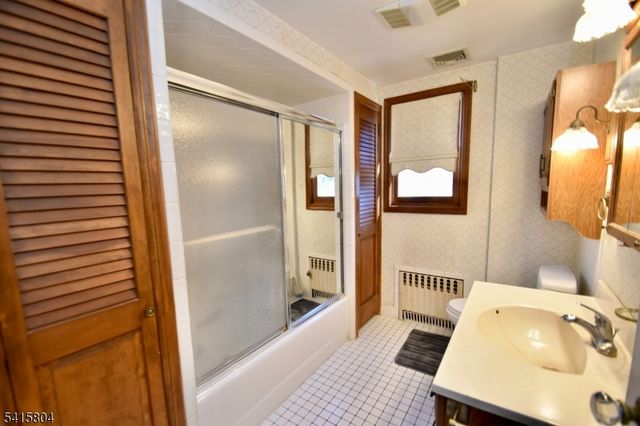 41 Iona Pl, Glen Rock Boro, NJ 07452