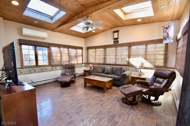 41 Iona Pl, Glen Rock Boro, NJ 07452