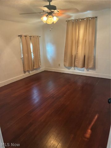 390 WILSON Street W, Struthers, OH 44471
