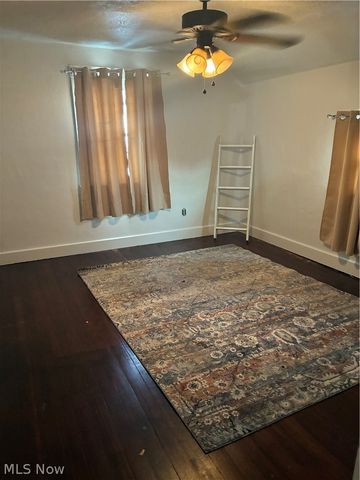 390 WILSON Street W, Struthers, OH 44471