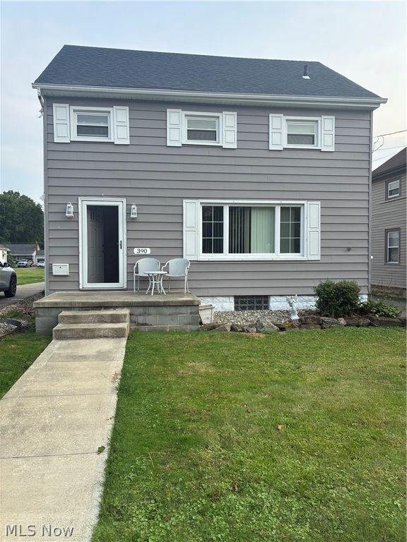 390 WILSON Street W, Struthers, OH 44471