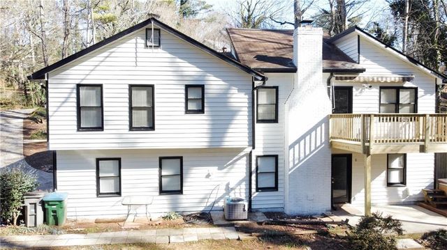 1373 Fairfield SW Drive, Lilburn, GA 30047