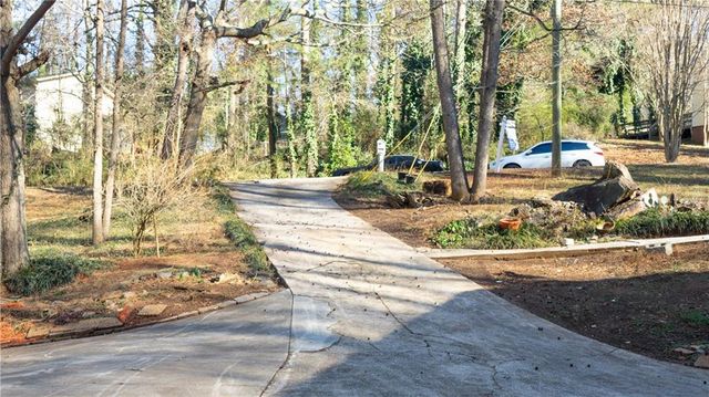 1373 Fairfield SW Drive, Lilburn, GA 30047