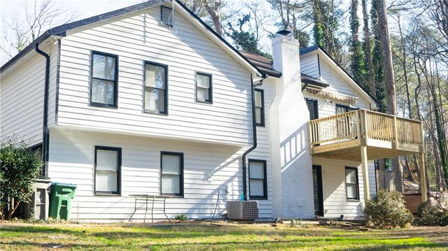 1373 Fairfield SW Drive, Lilburn, GA 30047