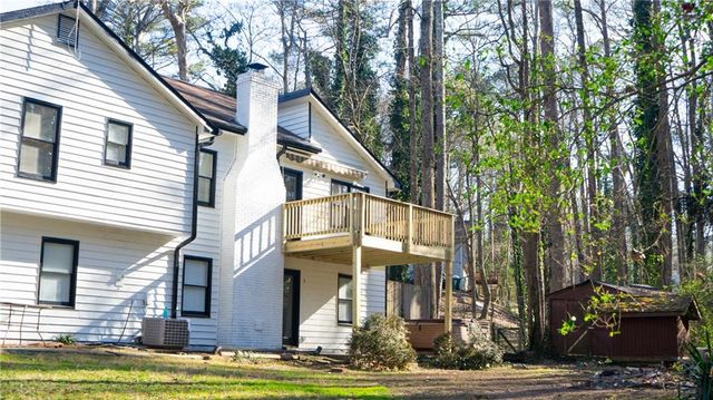 1373 Fairfield SW Drive, Lilburn, GA 30047