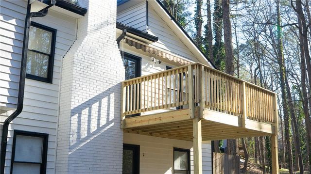 1373 Fairfield SW Drive, Lilburn, GA 30047