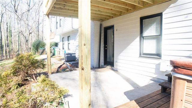 1373 Fairfield SW Drive, Lilburn, GA 30047